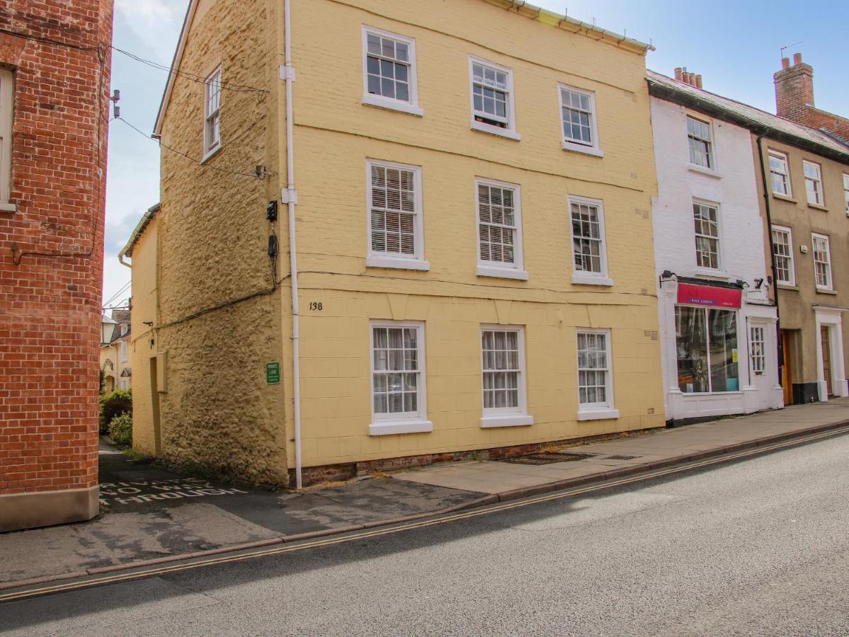 138C Old Star & Garter Mews Apartment ลุดโลว์ ภายนอก รูปภาพ