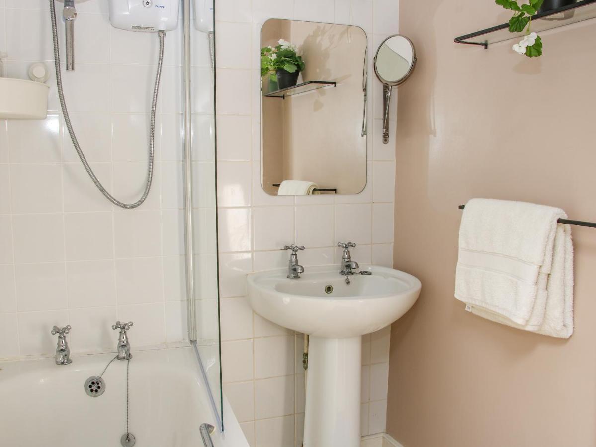138C Old Star & Garter Mews Apartment ลุดโลว์ ภายนอก รูปภาพ